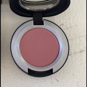 Mac Powder Kiss Soft Matte Eyeshadow Ripened